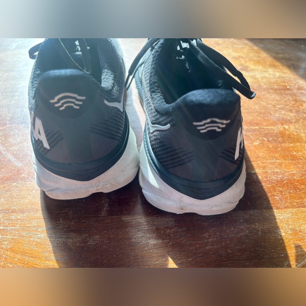 Hoka Black and White Clifton 9 Men’s Sneakers - Picture 7 of 9